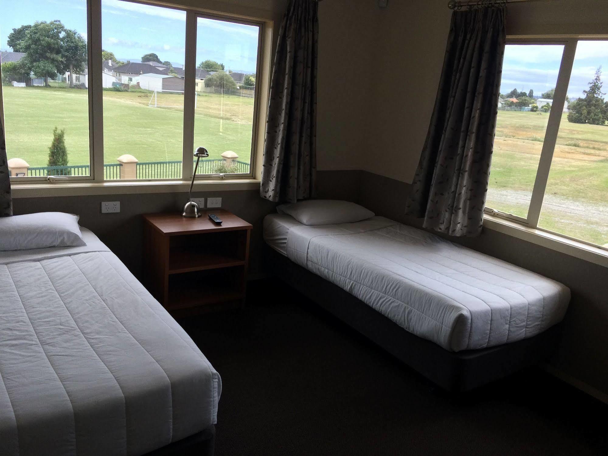 Bruce Pulman Lodge Papakura Exterior photo